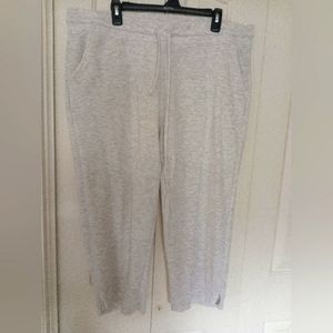 32 cool Capri cotton pants gray size 2XL